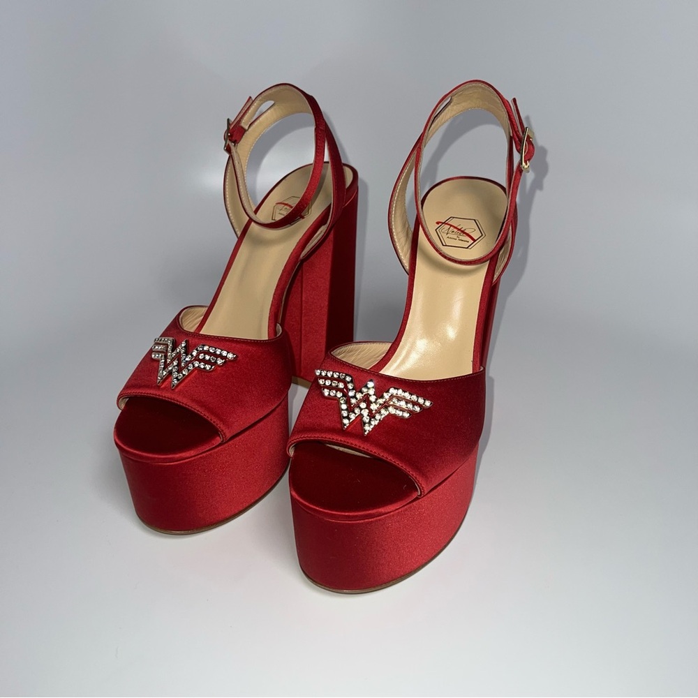 Size: 40 Red WB Platforms | Nalebe x Wonder Woman